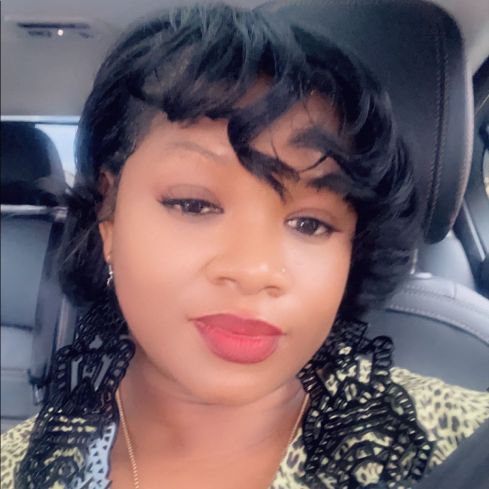 Meet your Posher, Angela